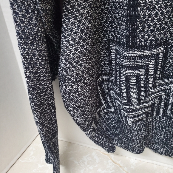 Vintage Sasson Black White Abstract Sweater XL - Picture 6 of 8